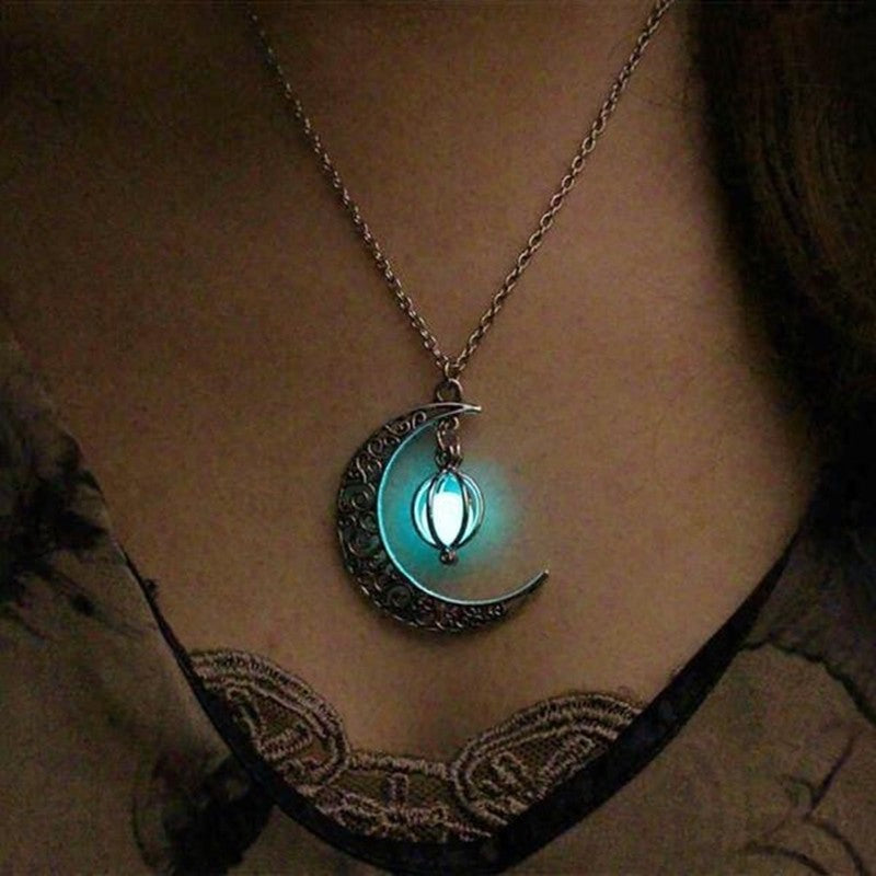 Ceiline - Moonstone Necklace