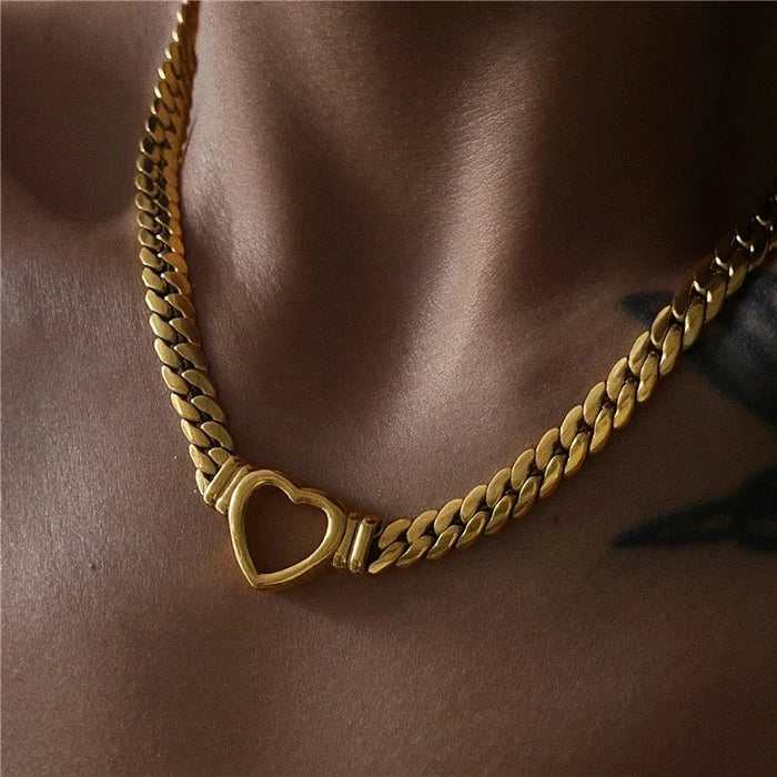 Heart Choker Vanee