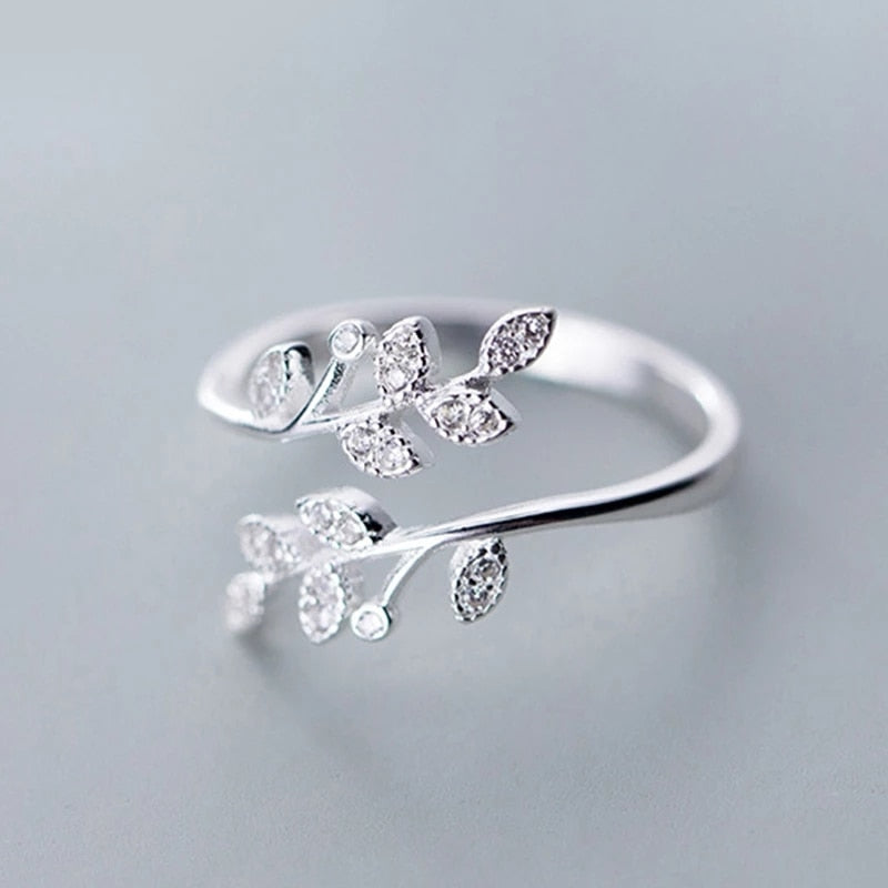Flora – Minimalist Nature's Grace Silver Leaf Ring