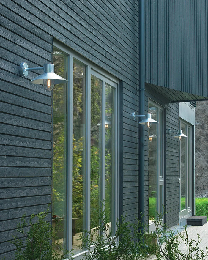 Minimalist Metal Outdoor Wall Light