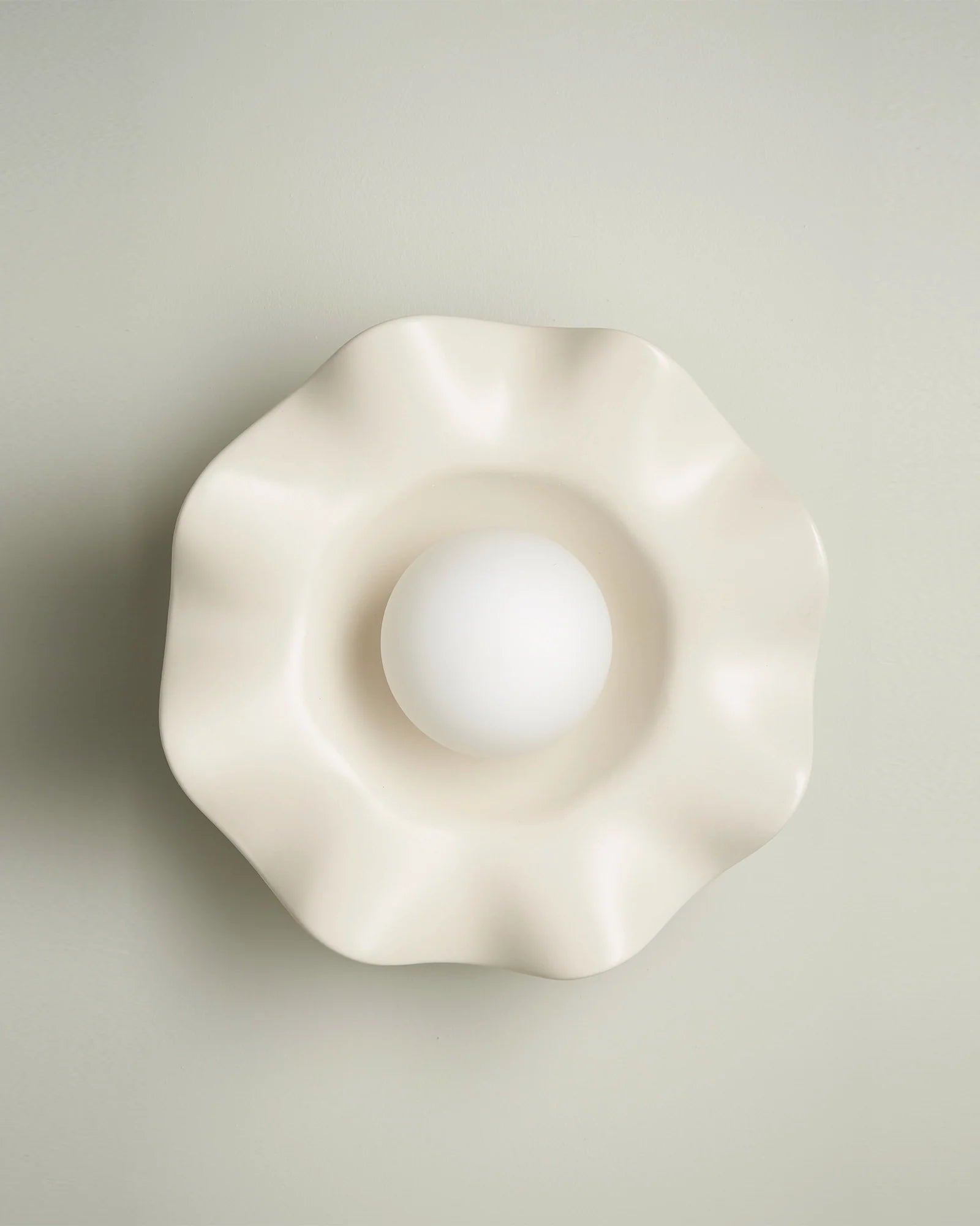 Wavy Ceramic Pearl Wall Light