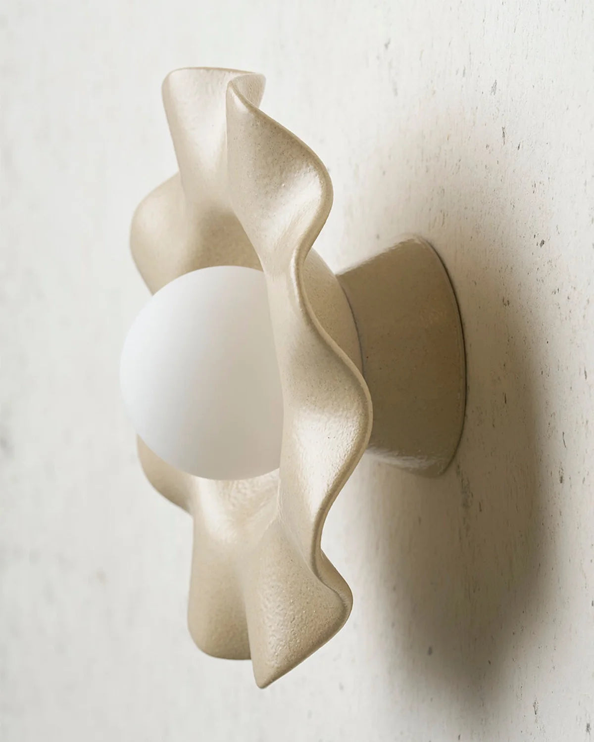 Wavy Ceramic Pearl Wall Light