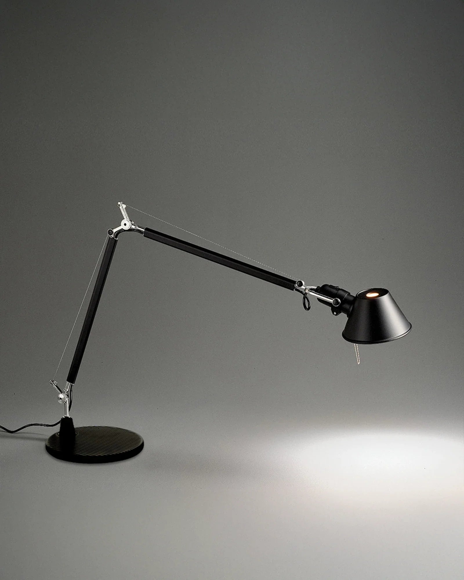 Adjustable Reading Table Lamp