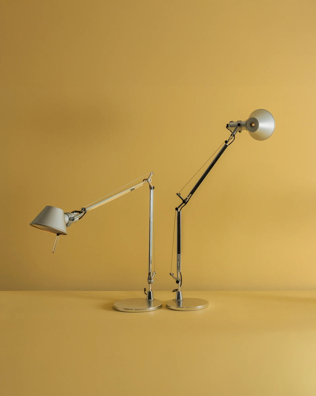 Adjustable Reading Table Lamp