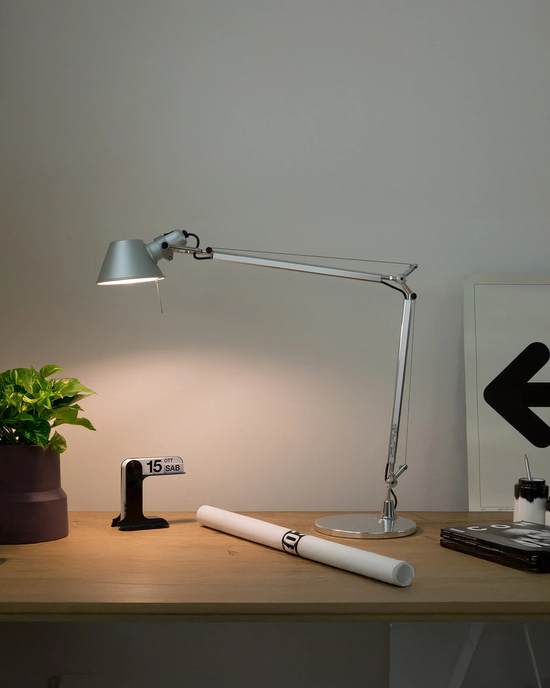 Adjustable Reading Table Lamp