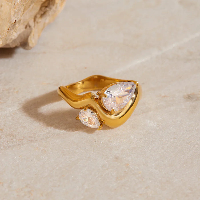 Zora Diamond Teardrop Gold Ring