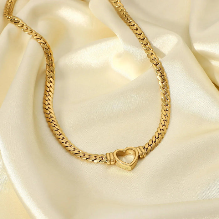 Heart Choker Vanee
