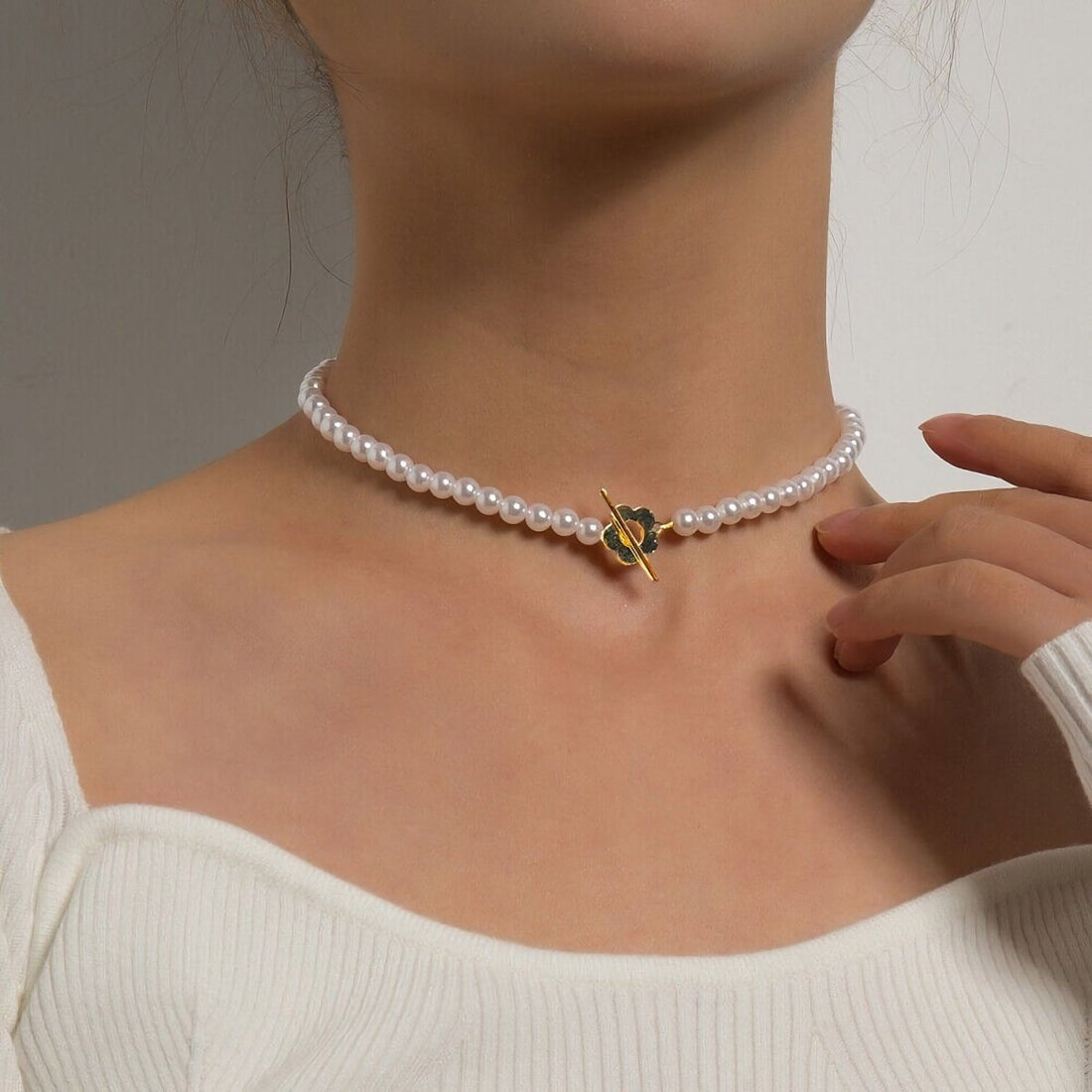Hollie Flower Clasp Choker Necklace