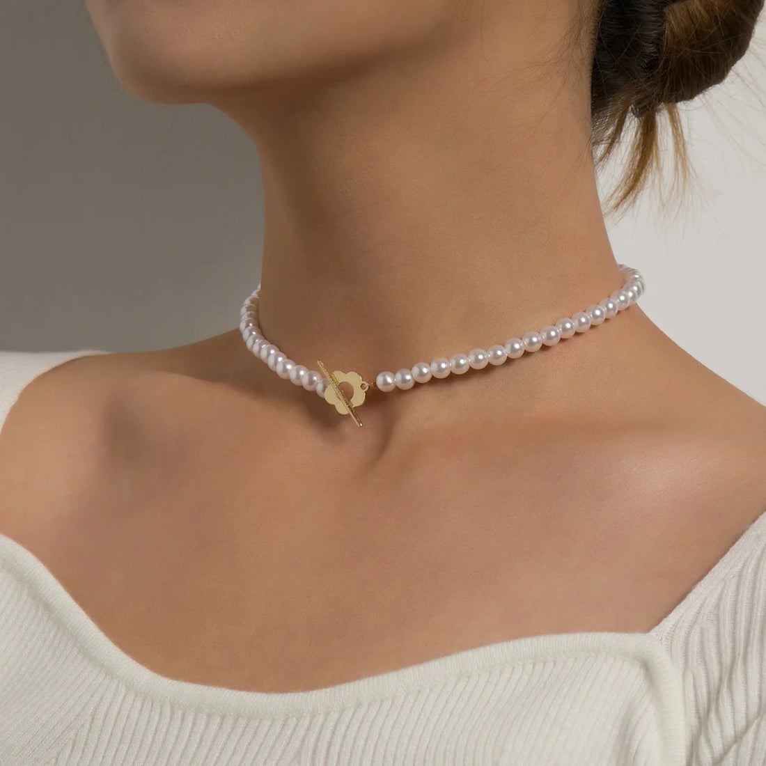 Hollie Flower Clasp Choker Necklace