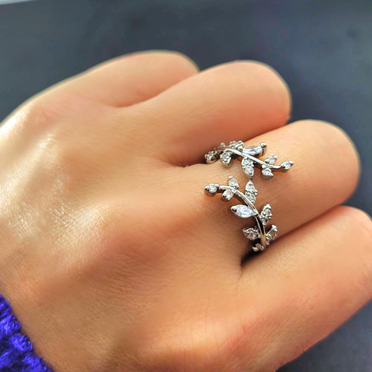 Flora – Minimalist Nature's Grace Silver Leaf Ring