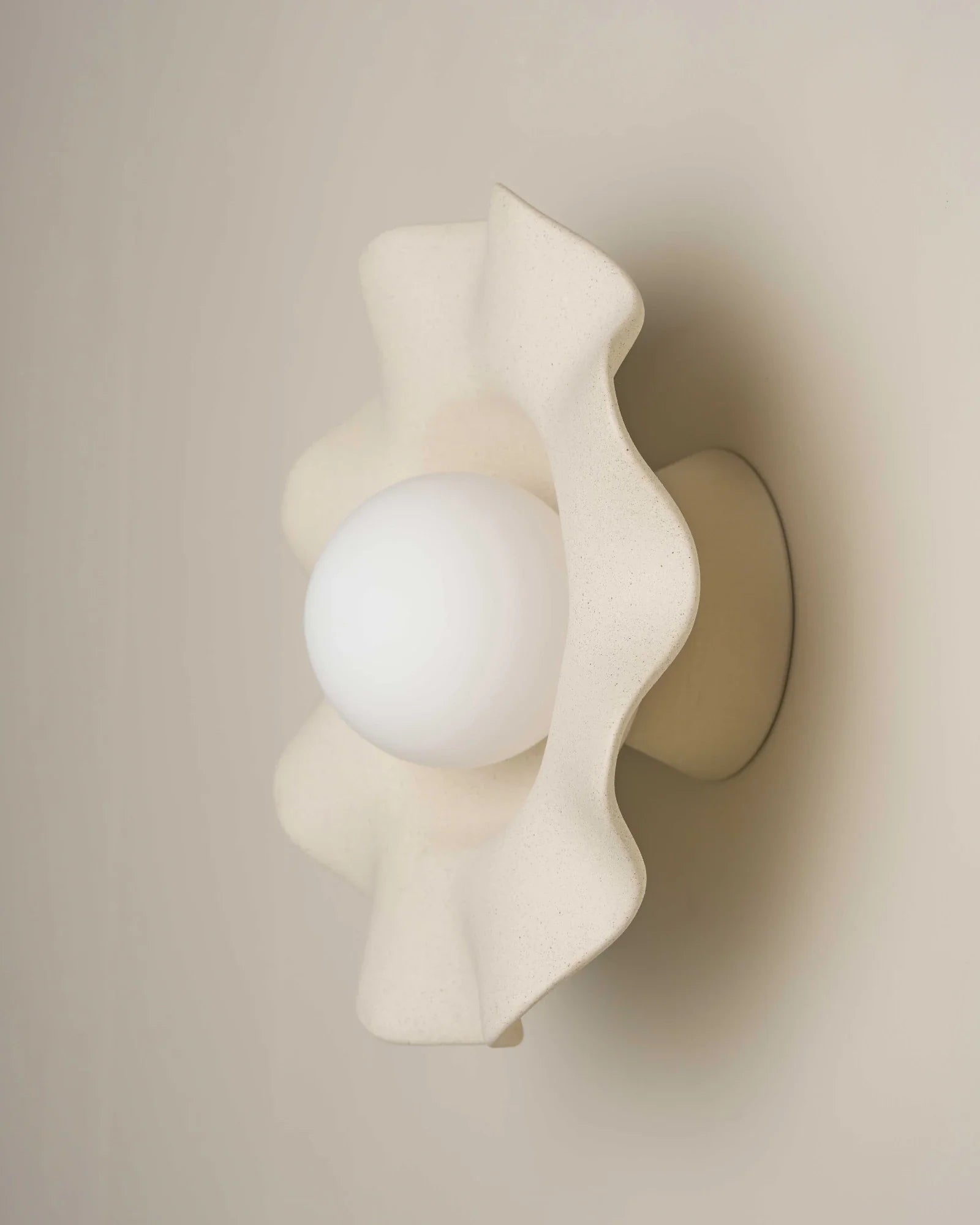 Wavy Ceramic Pearl Wall Light