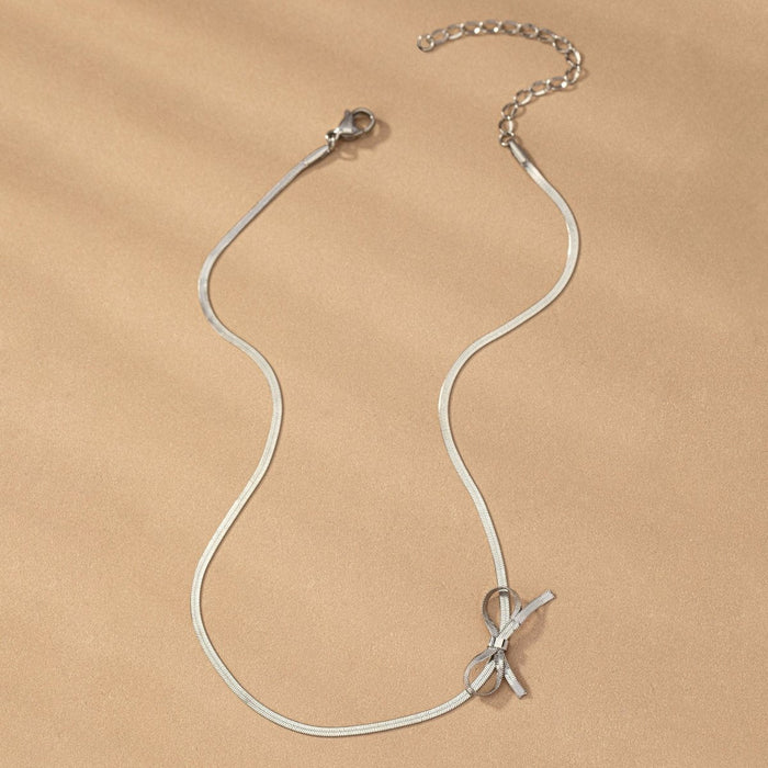 Della Dainty Bow Necklace